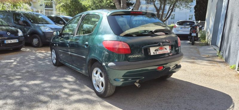 PEUGEOT 206 1.4l i TU 75ch Rolland Garros,  *Vendu sans CT*, *Vendu sans garantie*,