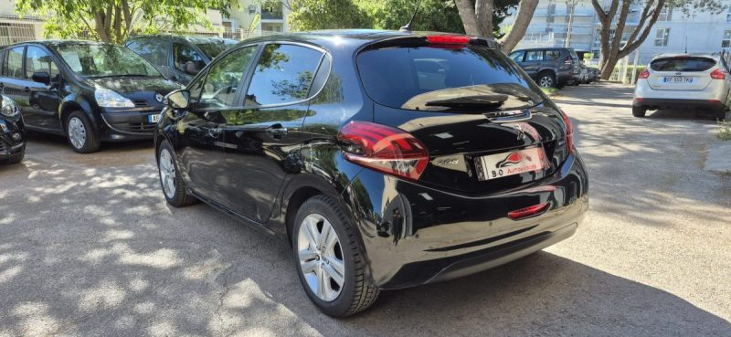 Peugeot 208 1.2 Vti  82ch Style Phase 2, *Clim*, *GPS*, *Radar de recul*