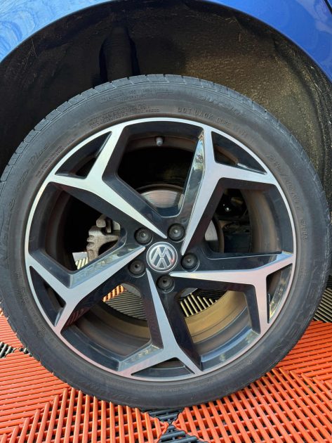 VOLKSWAGEN POLO 6 1.0 TSI 115 R-Line 