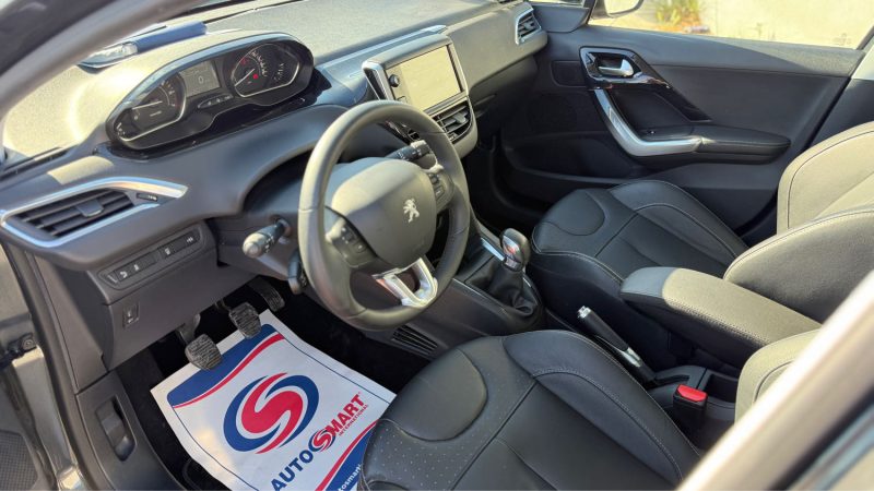 PEUGEOT 208 1.2 VTI 82 CV  ALLURE PREMIERE MAINS 
