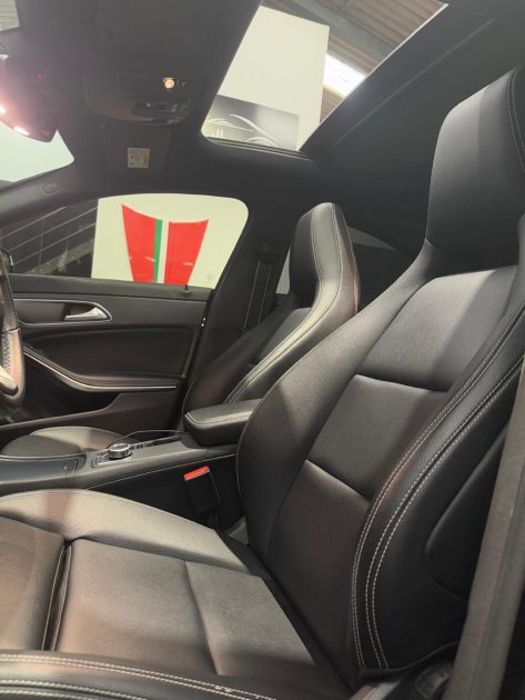 MAGNIFIQUE MERCEDES CLA 200 AMG LINE 156 CH (TOIT OUVRANT PANORAMIQUE,CAMÉRA DE RECUL, CARPLAY)