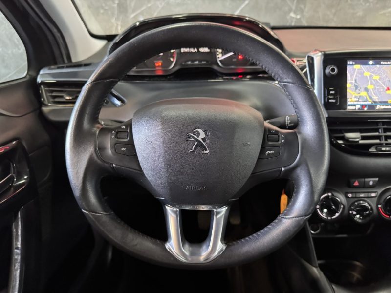 PEUGEOT 208 1.2 PURETECH 82CH E6.C SIGNATURE 5P 2019