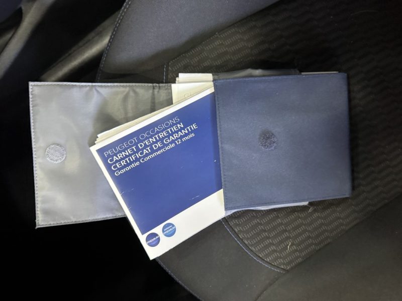 PEUGEOT 208 1.2 PURETECH 82CH E6.C SIGNATURE 5P 2019