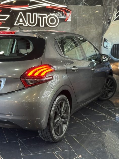 PEUGEOT 208 1.2 PURETECH 82CH E6.C SIGNATURE 5P 2019