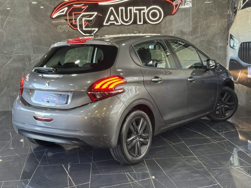 PEUGEOT 208 1.2 PURETECH 82CH E6.C SIGNATURE 5P 2019
