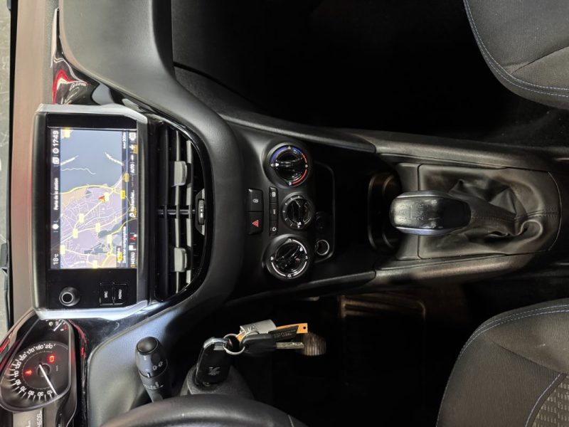 PEUGEOT 208 1.2 PURETECH 82CH E6.C SIGNATURE 5P 2019