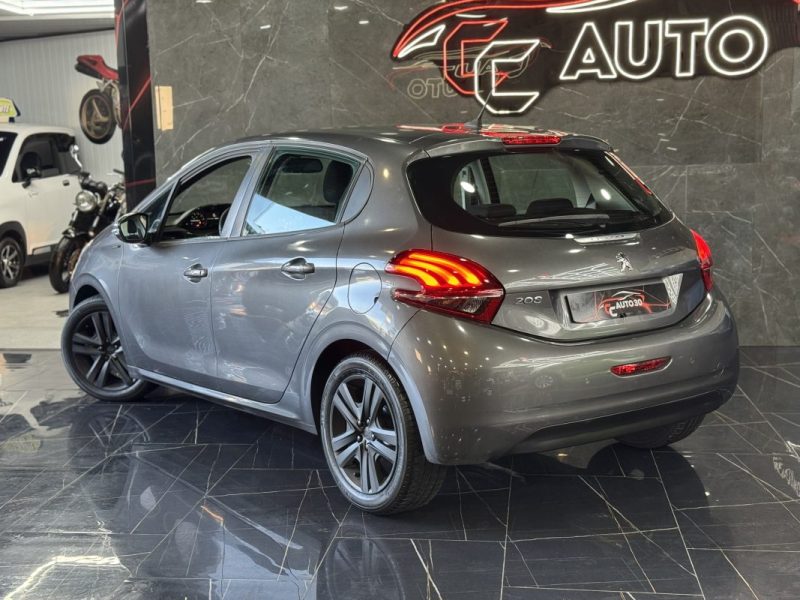 PEUGEOT 208 1.2 PURETECH 82CH E6.C SIGNATURE 5P 2019