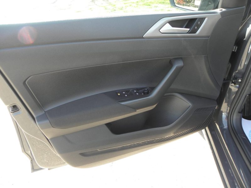 VOLKSWAGEN  POLO VI 1.6 TDI 80 CH COMFORTLINE - 4CV 2019