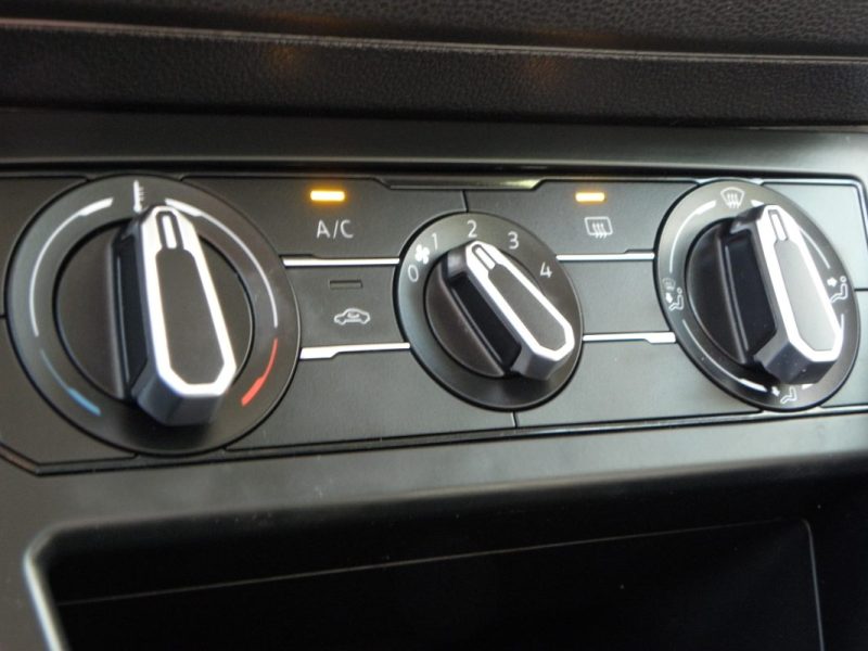 VOLKSWAGEN  POLO VI 1.6 TDI 80 CH COMFORTLINE - 4CV 2019