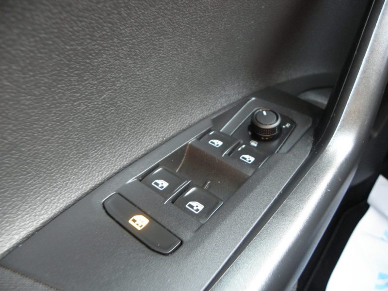 VOLKSWAGEN  POLO VI 1.6 TDI 80 CH COMFORTLINE - 4CV 2019