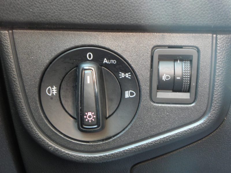 VOLKSWAGEN  POLO VI 1.6 TDI 80 CH COMFORTLINE - 4CV 2019