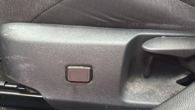 TOYOYA COROLLA TOURING SPORTS 140cv DYNAMIC BUSINESS PHASE 2 /1 ERE MAIN/TVA RECUPERABLE