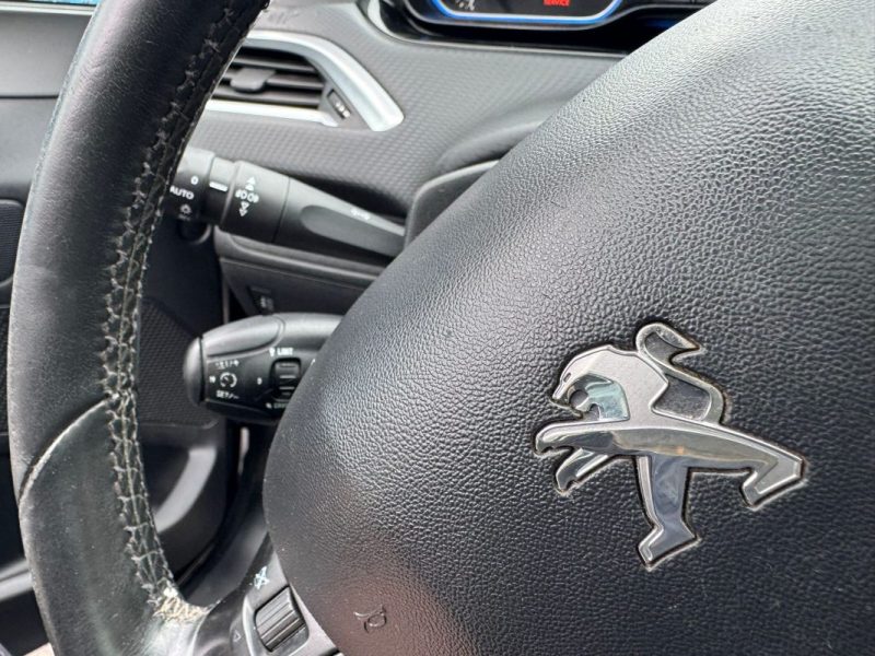 PEUGEOT 2008 1.6 HDI 92CV ALLURE  