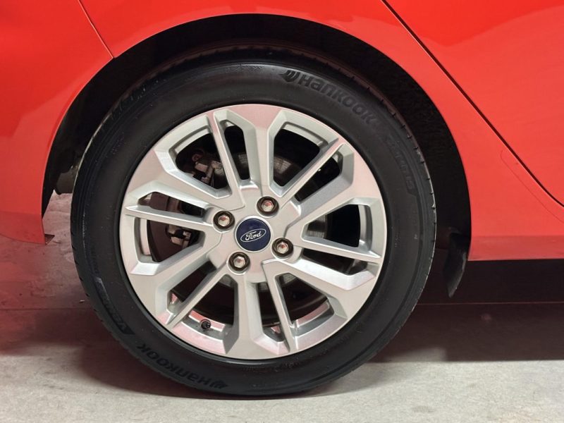 FORD FIESTA 1.0 HYBRID 125CH TITANIUM BUSINESS - Très bon état général - CT Vierge - 1ère main -