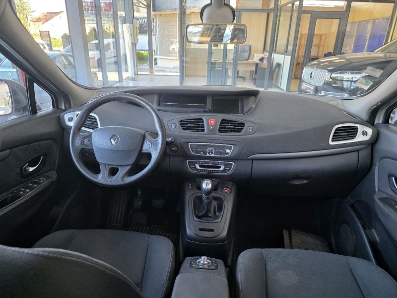 RENAULT SCENICIII 1.5 DCI 105 AUTHENTIQUE 2009 242000KM