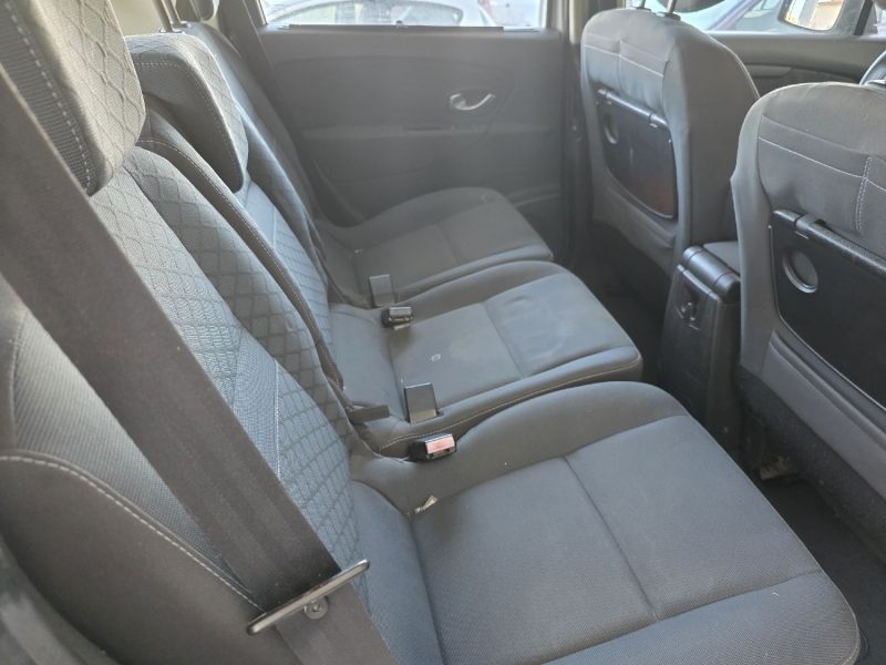 RENAULT SCENICIII 1.5 DCI 105 AUTHENTIQUE 2009 242000KM