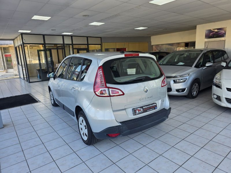 RENAULT SCENICIII 1.5 DCI 105 AUTHENTIQUE 2009 242000KM