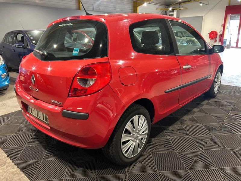 RENAULT CLIO 3  1.6I 110CH