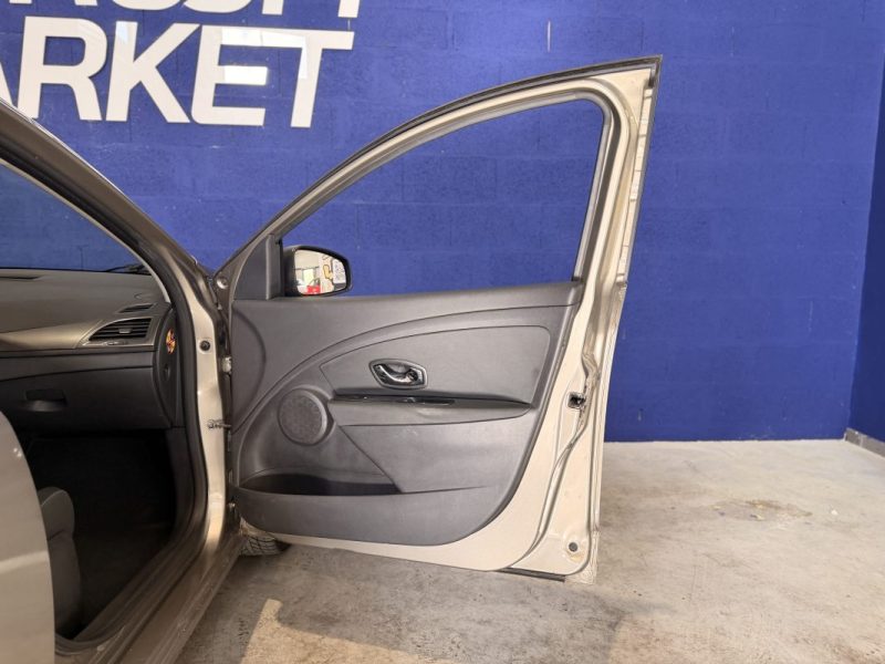 RENAULT MEGANE DYNAMIQUE - 1.2 L TCe - 116 ch - BVM - RIEN À PRÉVOIR - GPS - ROUE DE SECOURS 