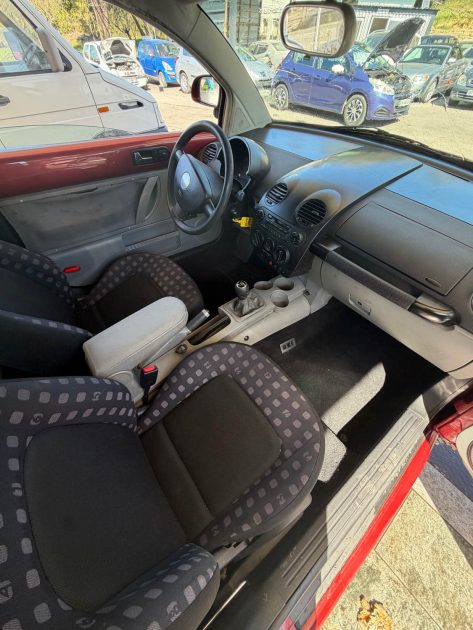 VOLKSWAGEN NEWBEETLE 2.0 1999 A MARCHANT 