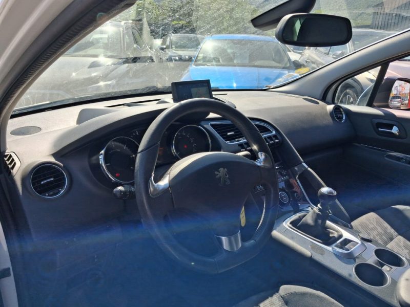 PEUGEOT 3008 1.6 HDI 115CV TOIT PANORAMIQUE SUIVIE PEUGEOT DISPONIBLE 