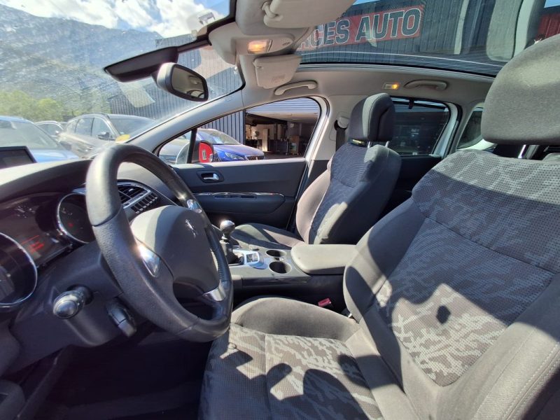 PEUGEOT 3008 1.6 HDI 115CV TOIT PANORAMIQUE SUIVIE PEUGEOT DISPONIBLE 