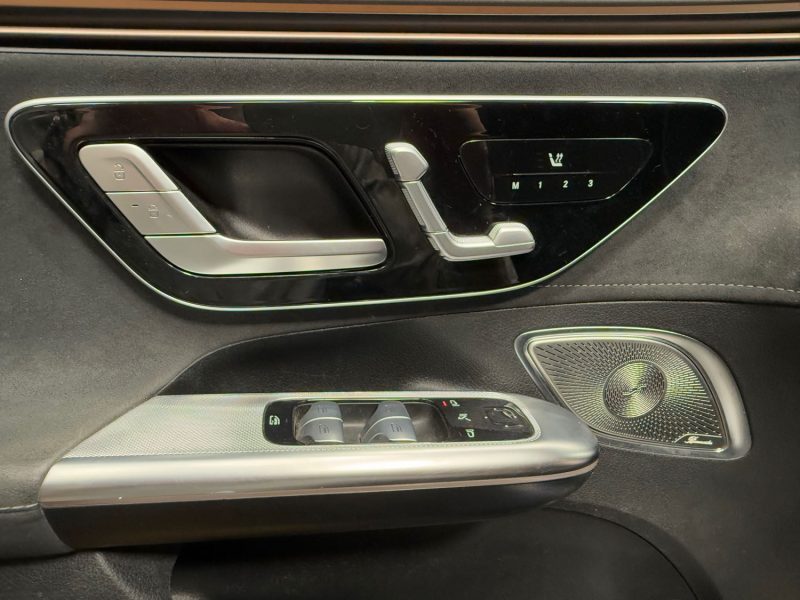 MAGNIFIQUE MERCEDES EQE 300 245CH AMG LINE (PACK AMG INTERIEUR EXTERIEUR, AFFICHAGE TETE HAUTE)⭐️⭐️⭐️⭐️⭐️