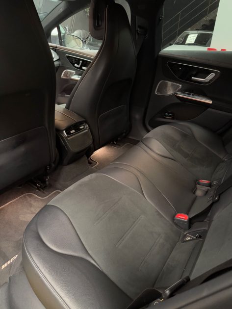 MAGNIFIQUE MERCEDES EQE 300 245CH AMG LINE (PACK AMG INTERIEUR EXTERIEUR, AFFICHAGE TETE HAUTE)⭐️⭐️⭐️⭐️⭐️