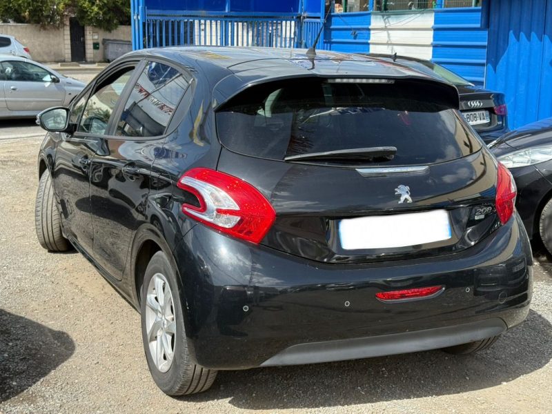 PEUGEOT 208 1.6 E-HDI FAP BUSINESS PACK Trés Bon Etat 