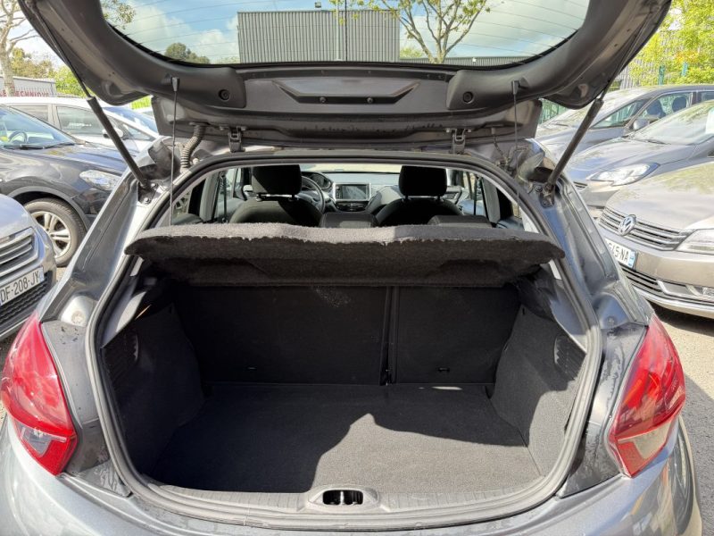 PEUGEOT 208 1.6 BLUEHDI 100 cv - GARANTIE 12 mois - Urban Soul 