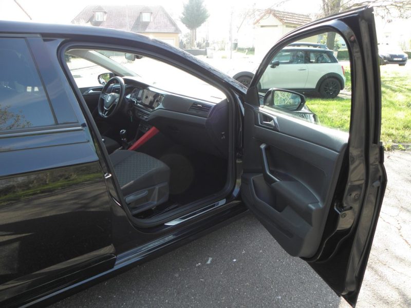 Volkswagen  Polo VI 1.0 TSI 95ch Connect • 2ème main • Entretien Volkswagen