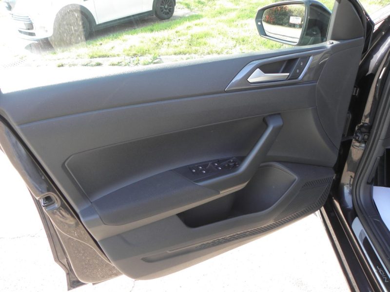 Volkswagen  Polo VI 1.0 TSI 95ch Connect • 2ème main • Entretien Volkswagen