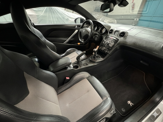 PEUGEOT RCZ 2.0 HDI 163 CV ONIX 2012