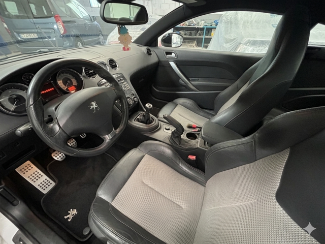 PEUGEOT RCZ 2.0 HDI 163 CV ONIX 2012