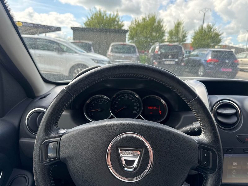 DACIA  DUSTER 1.6 SCE 115 LAUREATE 4X4 