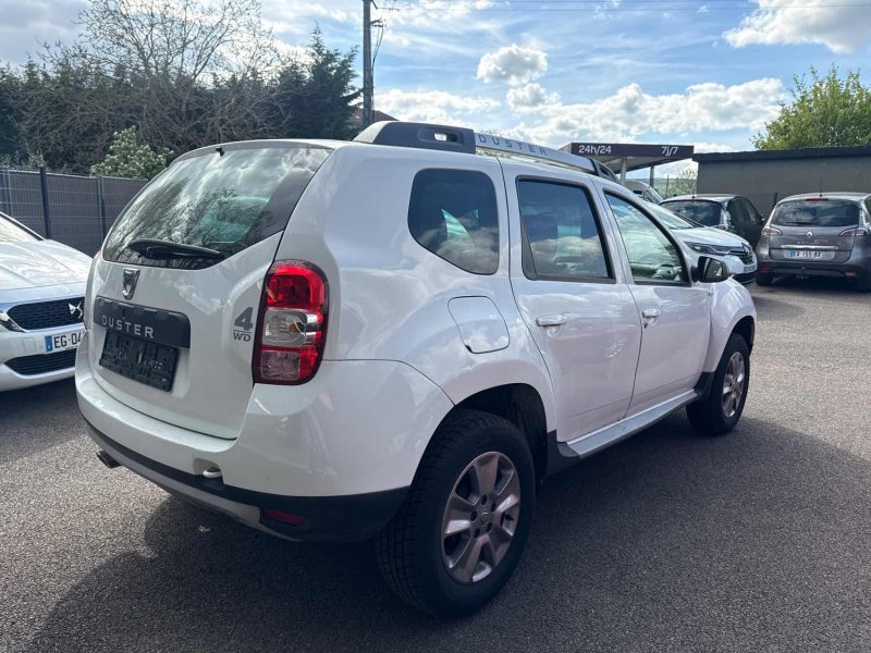 DACIA  DUSTER 1.6 SCE 115 LAUREATE 4X4 