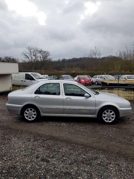 LANCIA LYBRA 2.4 JTD LX 1ER MAIN