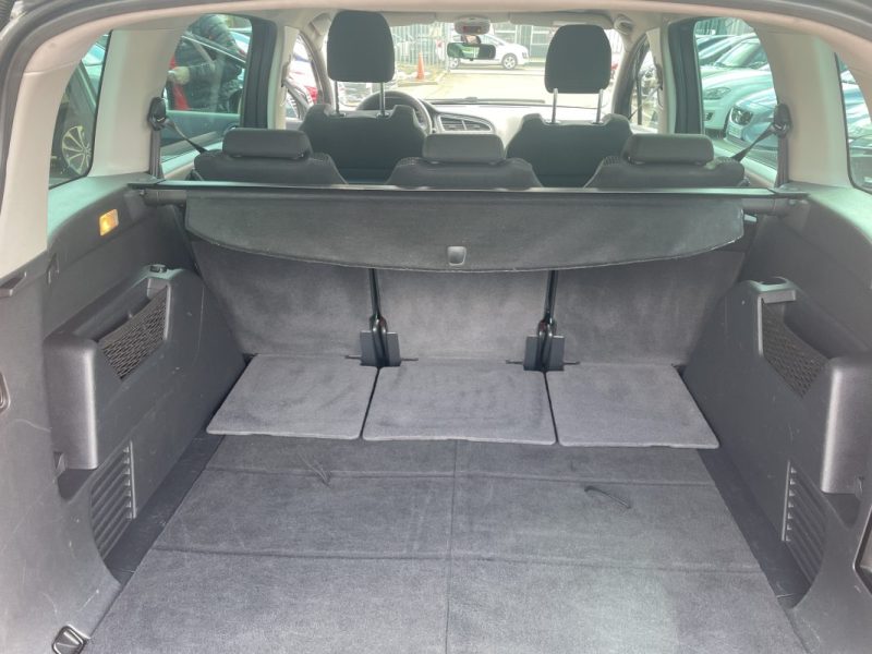 PEUGEOT 5008 1.6 HDI 110CV    GARANTIE 3/12 MOIS 2010