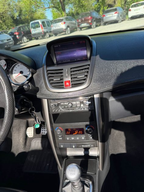 PEUGEOT 207 1.6 THP 16V 156 FELINE 2010