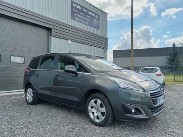 PEUGEOT 5008 7 PLACES 1.6 E-HDI 120CV STYLE / TOIT PANO GPS BLUETOOTH / SUIVI COMPLET PEUGEOT