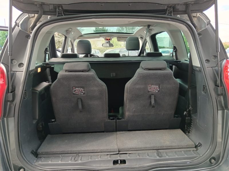 PEUGEOT 5008 7 PLACES 1.6 E-HDI 120CV STYLE / TOIT PANO GPS BLUETOOTH / SUIVI COMPLET PEUGEOT
