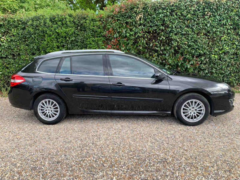 RENAULT LAGUNAIII 2.0 DCI 130 BLACK EDITION 2011