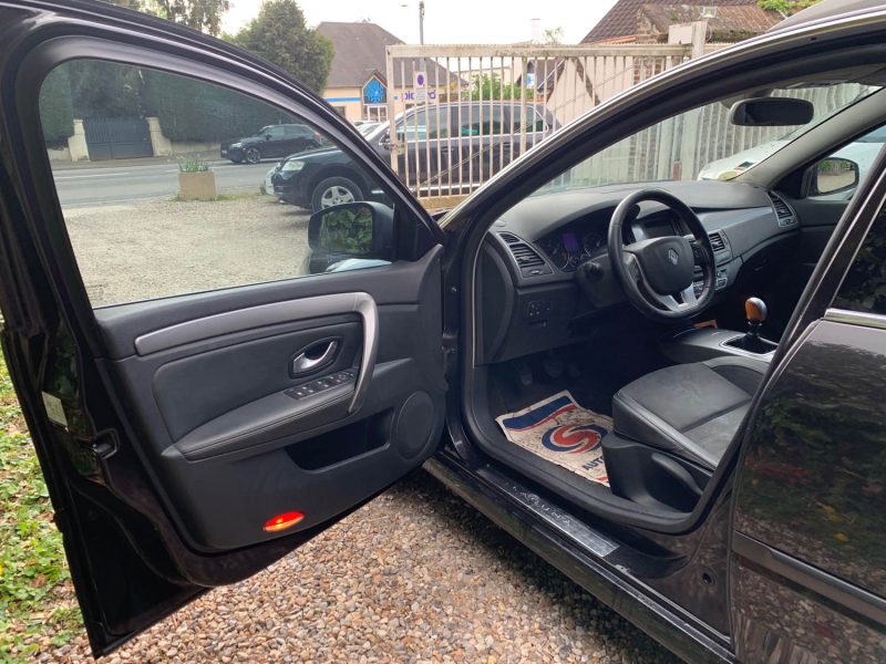 RENAULT LAGUNAIII 2.0 DCI 130 BLACK EDITION 2011