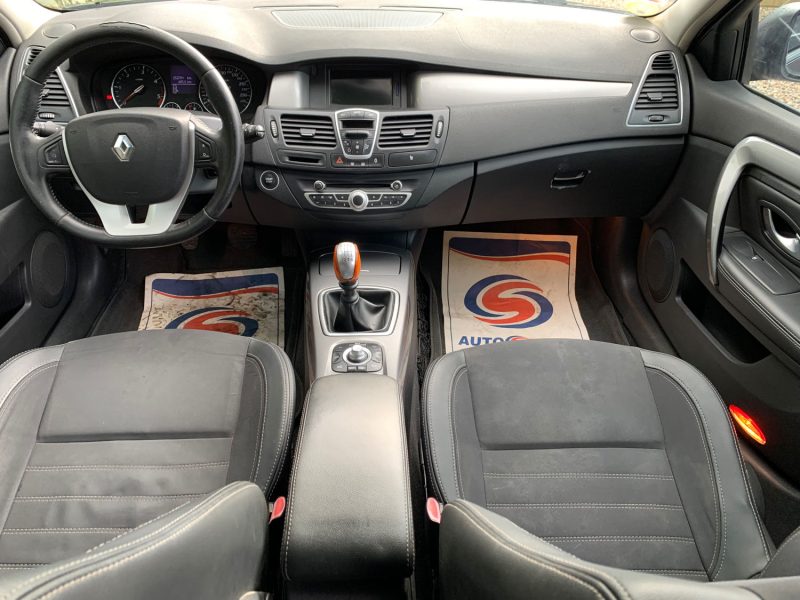 RENAULT LAGUNAIII 2.0 DCI 130 BLACK EDITION 2011