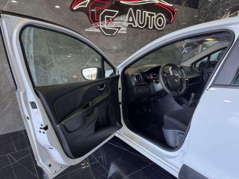 RENAULT CLIO IV Société 1.5 DCI 75 GENERIQUE 2014