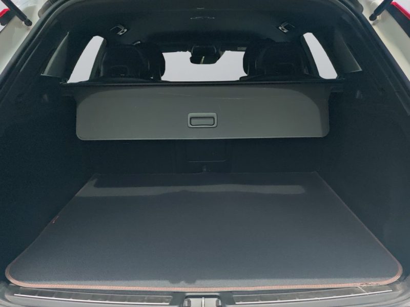 VOLVO XC60 II D4 ADBLUE 190 AWD R-DESIGN GEARTRONIC 8