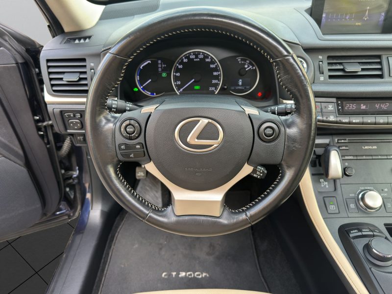LEXUS CT200H LUXE - TOIT OUVRANT