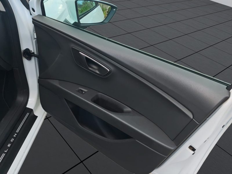 SEAT LEON 2.0 TDI 150CH FAP STYLE START&STOP / 1ERE MAIN 