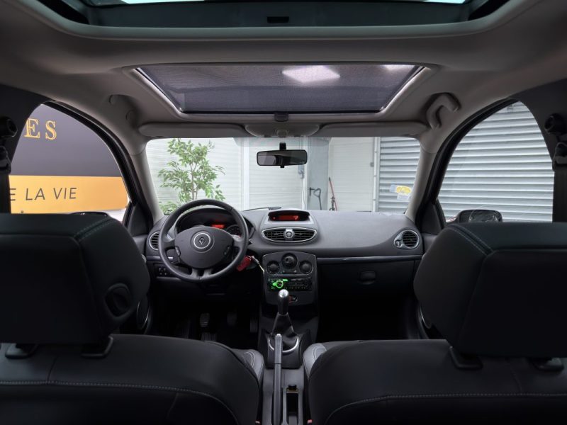 Renault Clio III 1.6 16V 110 - Initiale 3p - Toit Ouvrant 