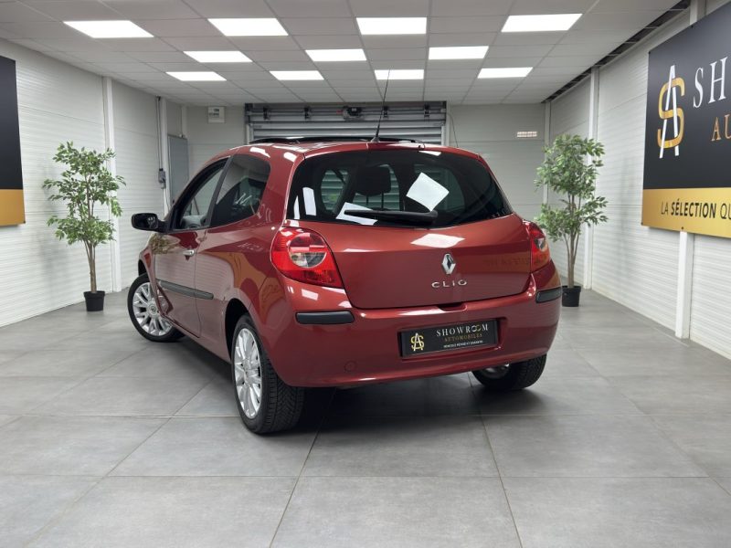 Renault Clio III 1.6 16V 110 - Initiale 3p - Toit Ouvrant 